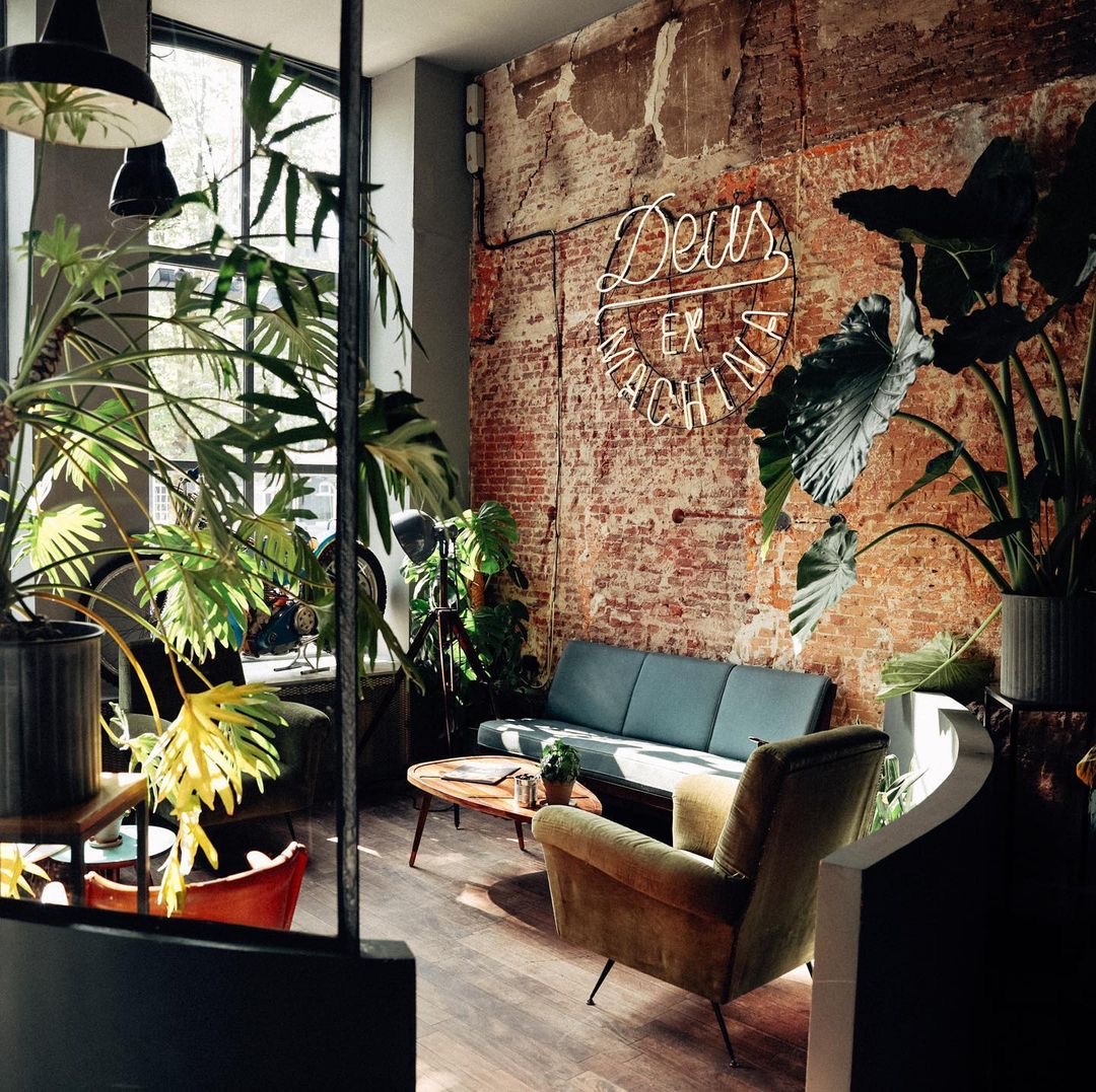 TheDailyRideUp's tweet photo. PARLOUR

Deus in Amsterdam 
The location features Deus' apparel and accessories as well as bicycles, hand-shaped surfboards, and of course, motorcycles.

Join our newsletter! Link in bio!

#TheRideUp #motorcycle #ride #custom #parlour https://t.co/VJ7OpN5h1H