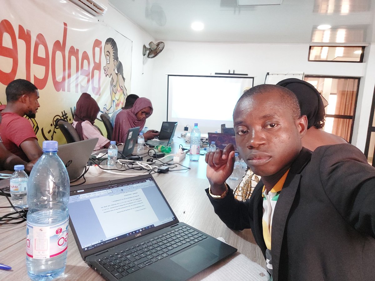 SogobaJ's tweet image. La sensibilisation sur le dépistage précoce et l’autopalpation sont les meilleurs moyens de  prévention et de lutte contre le cancer du sein.
#ZeroCS 
#OctobreRose