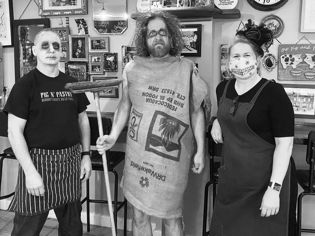 thepig1000's tweet photo. Happy Halloween. 
Stay weird https://t.co/3XAFmRQR0t
