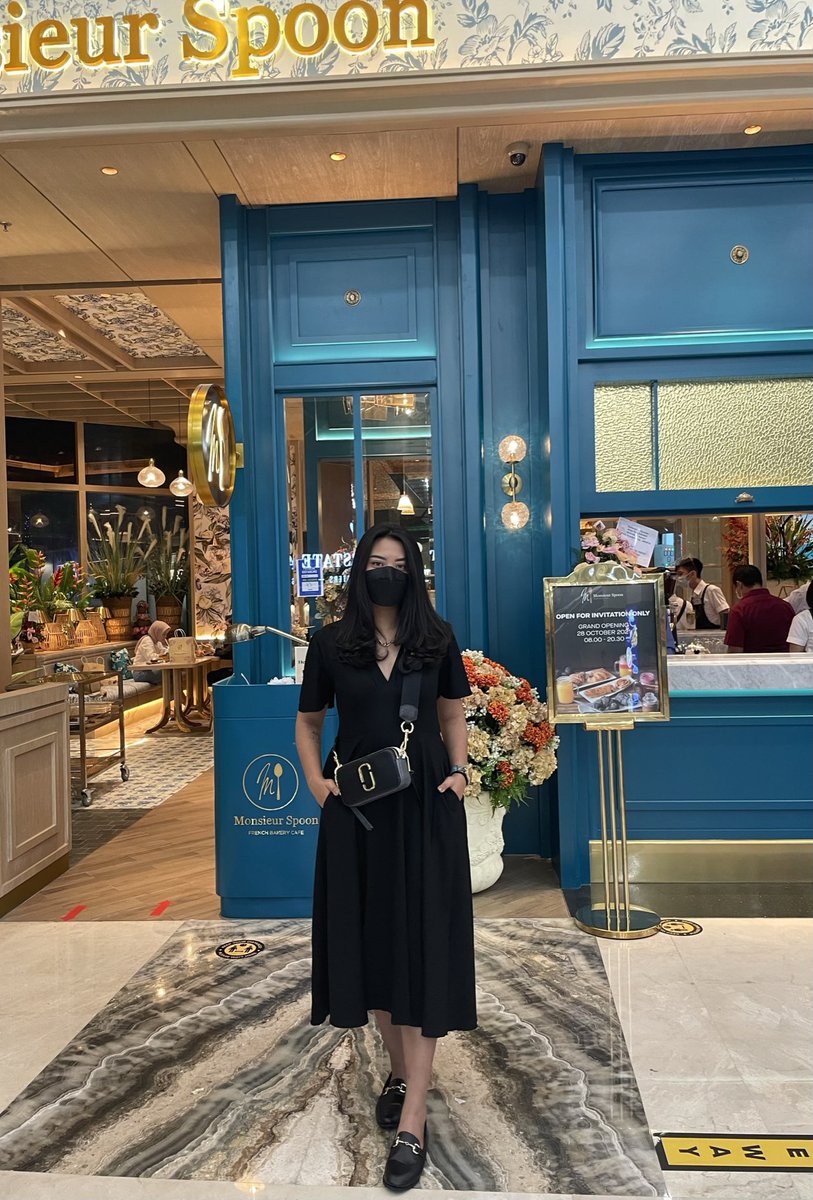 sania_leonardo's tweet photo. Dress hitam favorit untuk skrg ini~ https://t.co/xI8654bdGw