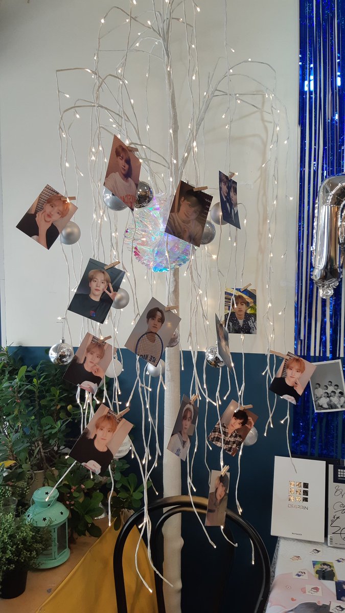 zootree_'s tweet photo. #제일_빛나는_별_윤성아_생일축하해
#윤성아_너의_태양은_평생_빛날꺼야

윤성이로 가득한 꽃뜨루 오늘도 갔다왔어요 😍 https://t.co/U6L8NXvtEX