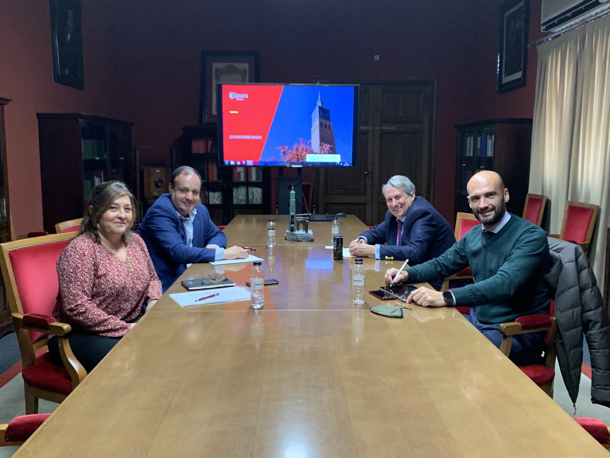 rmarcosr1's tweet photo. 🤜🤛 Gracias por la visita @JuanBotin1 🎩&amp;🎩 https://t.co/wJcIJVf2pa