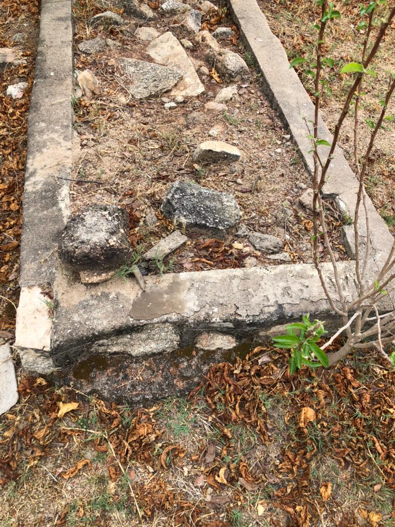 citezw's tweet image. Some of the mass graves at the Maphisa Heroes Acre where some Gukurahundi victims were buried. #Asakhe #AsakheFilmFestival #PowerOfMemory @Gukurahundizim