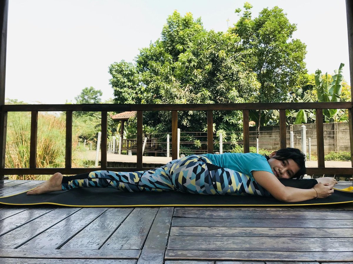YogaFinta's tweet photo. Stay healthy and strong everyone 
Namaste 🙏👇👇
https://t.co/wJlM9Y3eFn
:
#yoga #yogapose #yogapractice #YogaChallenge #workout #workoutmotivation #FitnessGirl #FitnessGoals #healthylifestyle #health #StaySafe #StayStrong #BeHappy #namaste #meditation #enjoylife #weekendvibes https://t.co/4fnWmknC6H