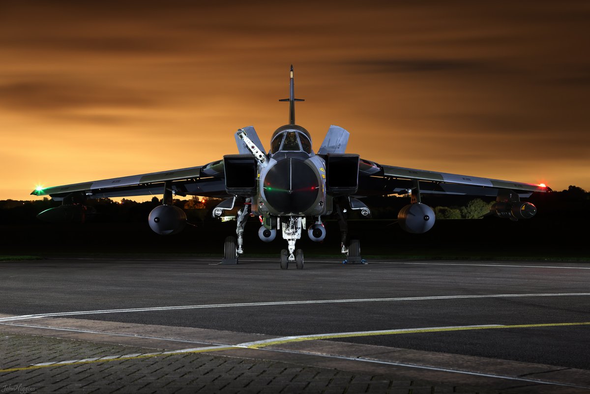 johnhiggins777's tweet photo. A few more from a great night at Cosford on Wednesday, that wrap around RAF camo took me back a fair bit, looks so good under the lights. Thanks to @RAF_Cosford and @thresholdaero for a great night. @CanonUKandIE #thresholdaero #aviationphotography https://t.co/w7hGEzG7xs