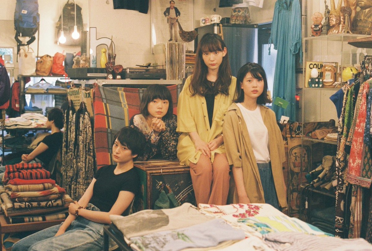 shimokita_nite's tweet photo. 【映画にて】

12/4(土)「#下北沢にて'21」当日
野外で映画上映決定🎬✨

12/4(土)17:00~上映開始

「街の上で」
監督：今泉力哉
主演：若葉竜也

会場：下北線路街 空き地
料金：下北沢にてチケットご購入の方無料
　　　一般¥1000＋1D

※一般チケット
12月4日（土) 11:00〜
会場にて販売開始(先着) https://t.co/TD8RzdI6Eh