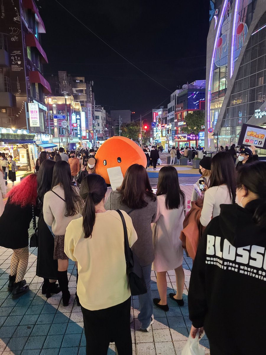 mushymon_days's tweet photo. 할로윈데이 홍대 버섯몬 출몰!
캐릭터 라이선싱 페어에서 다시 만나요
#버섯몬 https://t.co/h2gmGtWfaj