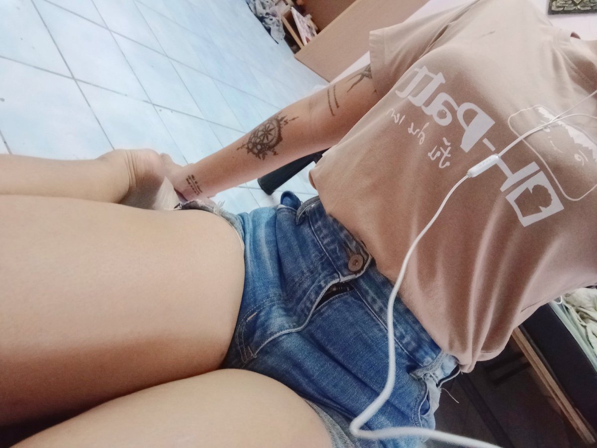 S4NRAK's tweet photo. Guys it's time to feed this chubby girl i'm so fucking horny (｡ﾉω＼｡) https://t.co/80fugcDeNj