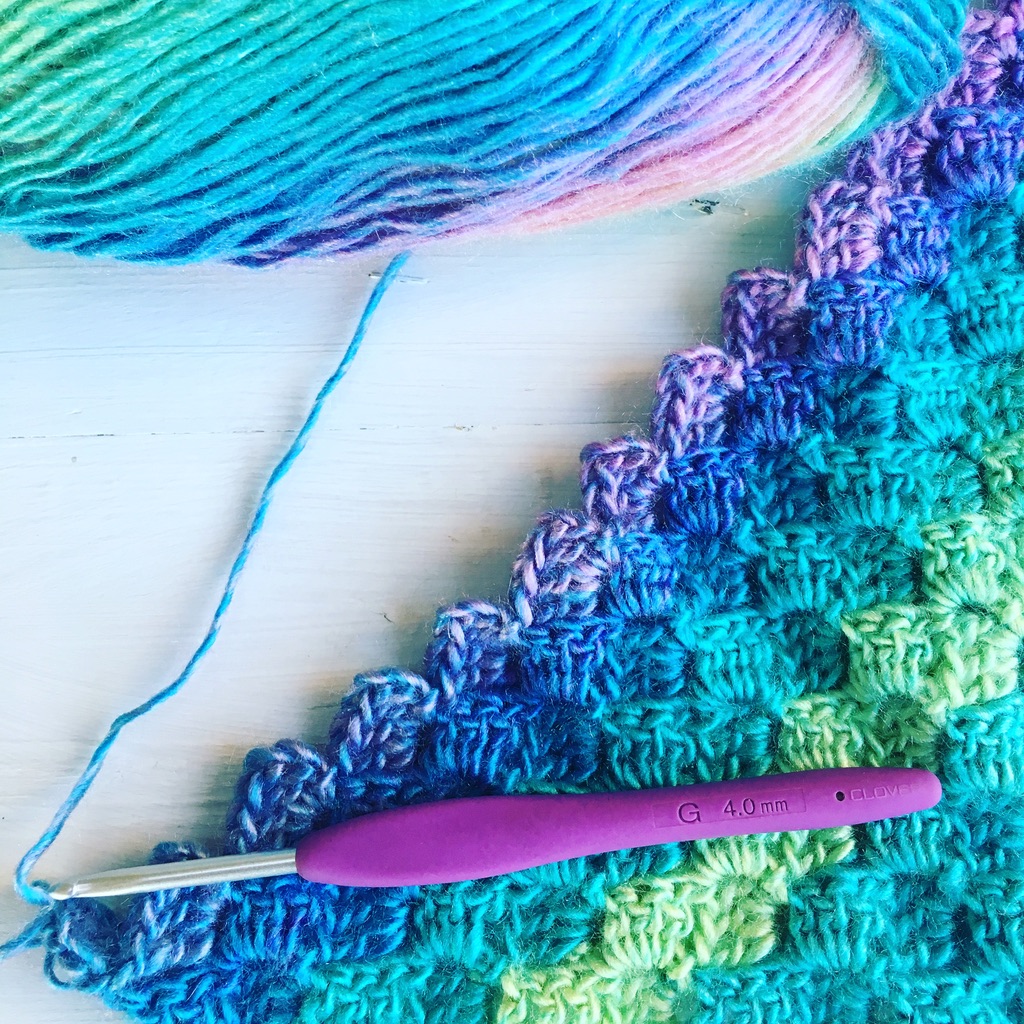 How pretty is this stitch? 💕

If I told you it was super easy when you know how,  you probably wouldn't believe me - but it is!

C2C workshop Friday 12th Nov 12.30-2.30pm  
🍰, ️☕️ and 🧶 all included!

➡️ bookwhen.com/themakerscabin