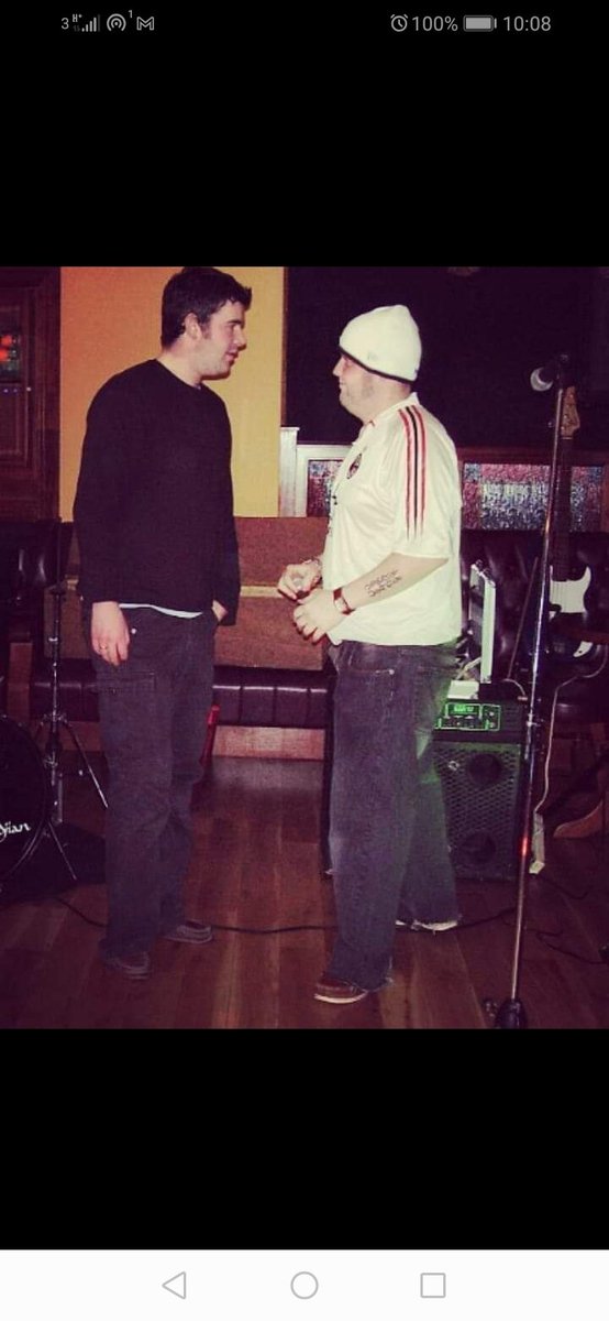 TrainRoom's tweet photo. Playing gigs in bootcut jeans 2004
The ultimate rock n roll attire
Gig - Newport Mayo
#celtictiger #mayo #celticboom #bootcuts https://t.co/T1xOI3DSRT