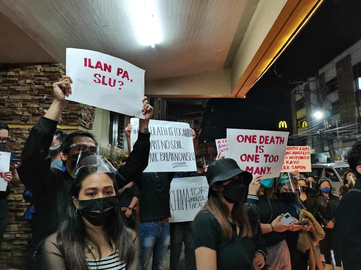 upboutcrop's tweet photo. TW // Suicide

NOW HAPPENING: Students and other organizations of Saint Louis University (SLU) hold a candle lighting protest to seek justice for the death of one student and other unverified cases because of heavy workloads, October 30.

#AcademicBreakNOWSLU https://t.co/84J1ifsHbr