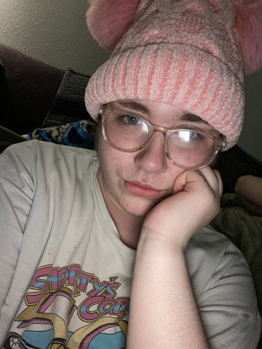 Oh hey there 💕 don&rsquo;t mind me just being cute.. takin panty (boxers)  pics https://t.co/W5xj9BPukC