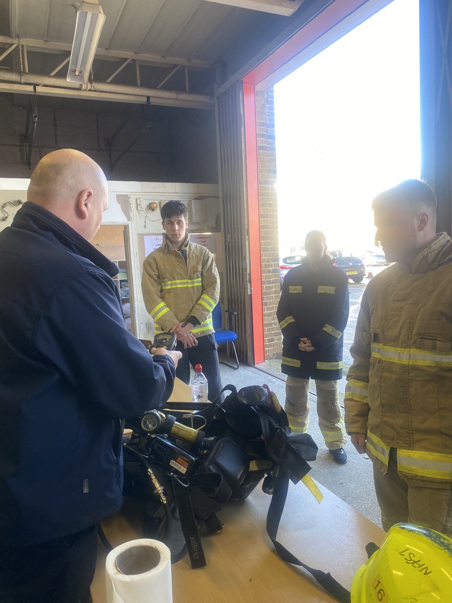 culhane_ellen's tweet photo. Recruitment open day @Redbridge53 @HantsIOW_fire today. #bestjobintheworld #communitydefenders https://t.co/uEkNJtDVaU