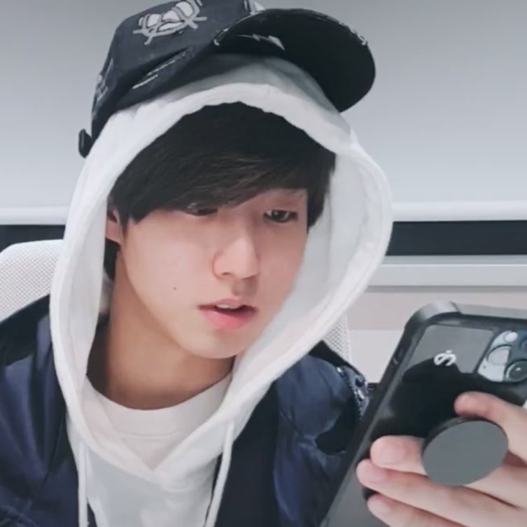 행뽁 ꒰ ⸝⸝∴ɞ̴̶̷ ·̮ ɞ̴̶̷⸝⸝꒱ 🩵 tweet media