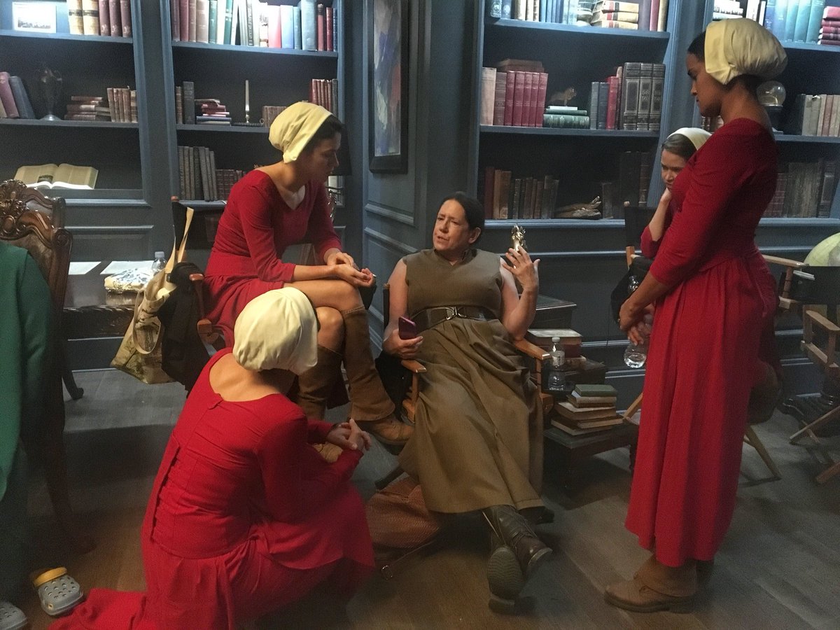 Фредова джун. Исповедь служанки. Служанка содержание. Исповедь служанки. Джозефовна рассказ служанки.