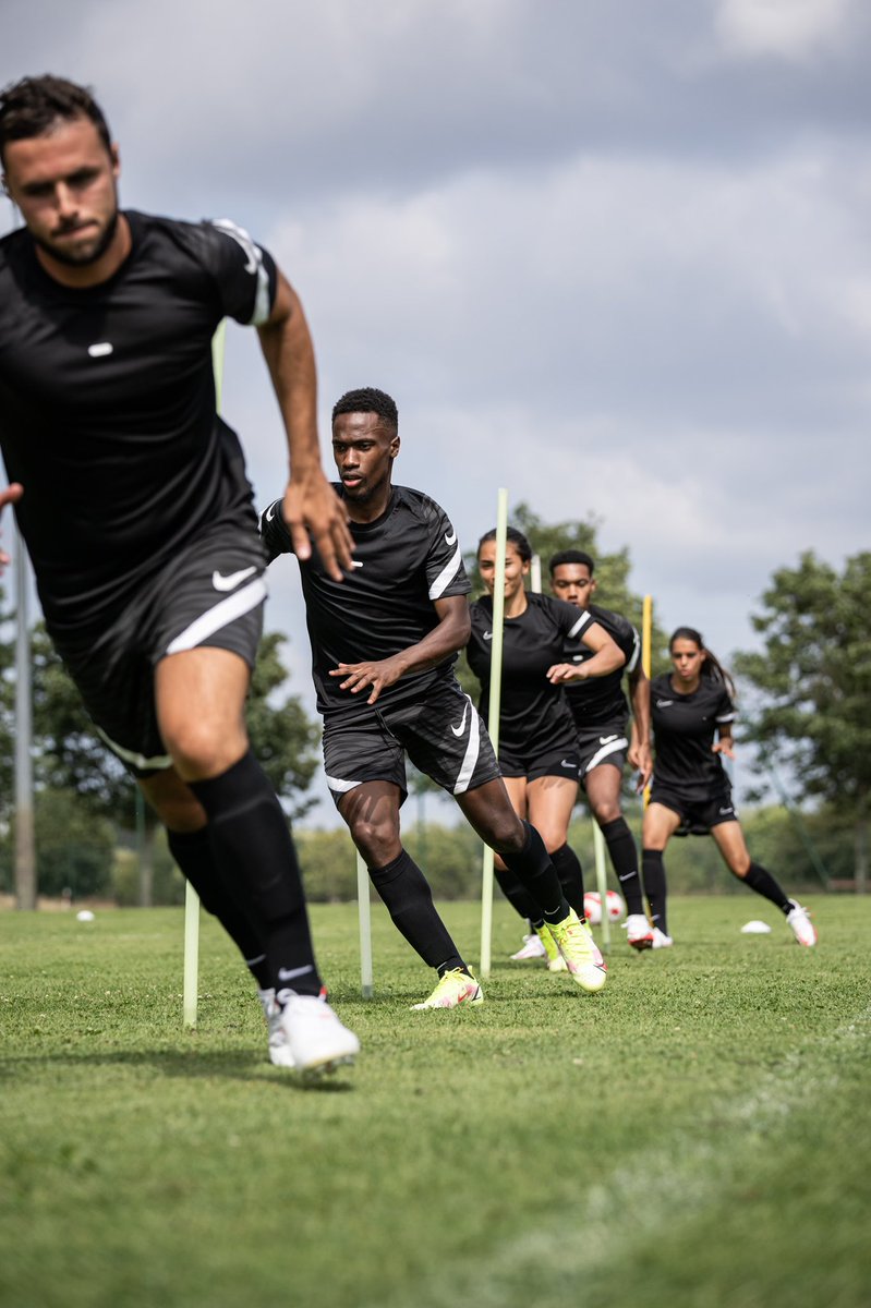 pacofoot's tweet photo. Motivation pack by @nikefootball ⚡️⚡️🔥 #nikefootball #motivationpack https://t.co/e1pn8spXmS