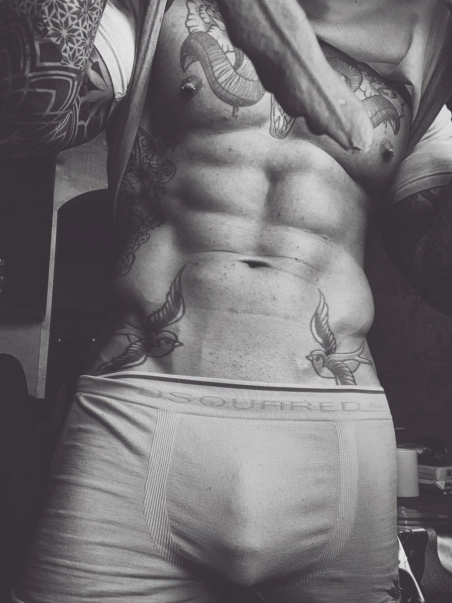 PVSHV_'s tweet photo. Have a good weekend ☀️💦
https://t.co/5bYviLtl76

#beutifulbody #tattoed #homealone #weekend #FitnessMotivation https://t.co/sdlIWRlHDF