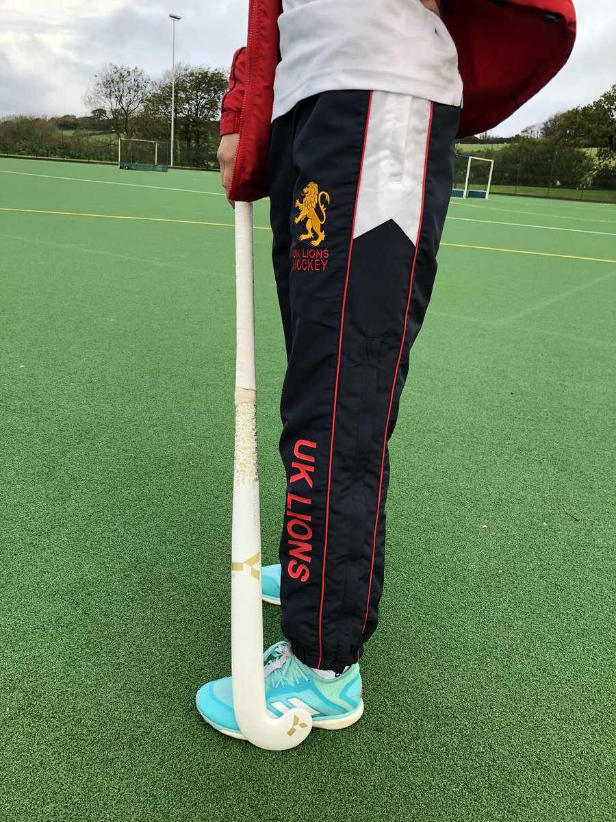 AsterMccann's tweet photo. It was great to play with the UK lions this week @UKLionsHockey1 @Y1Hockey https://t.co/uUCn38HCGG