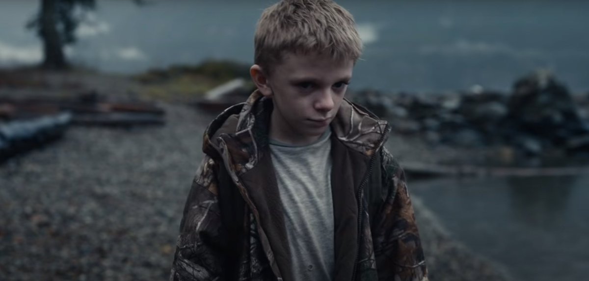 Sweet tooth: мальчик с оленьими рогами. кристиан конвери. оленьи рога 2021 г. Sweet tooth: мальчик с оленьими рогами (2021). мальчик с оленьими рогами 2021 нетфликс.