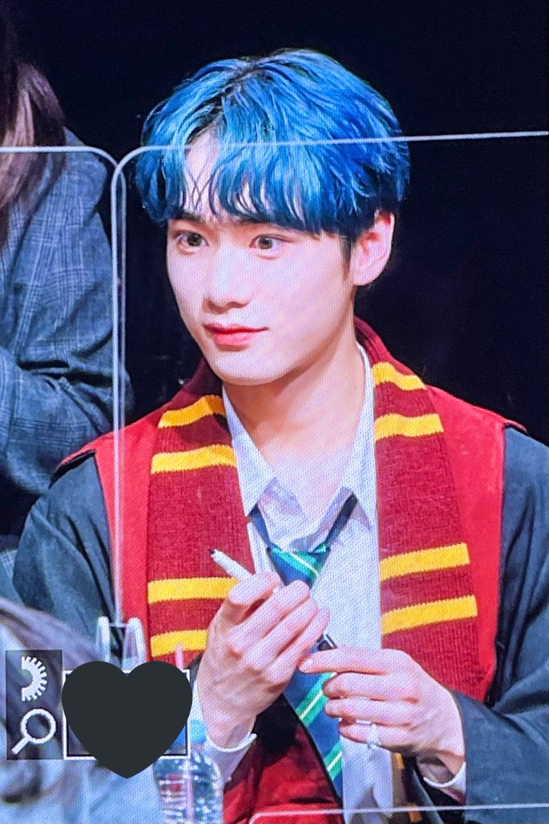 _Lune_com27's tweet photo. pre | 211030🌙

오늘은 그리핀도르 룬아❤️💙

#룬 #LUNE #ルン #정성민 #성민 #SEONGMIN #ソンミン #다크비 #DKB #labellelune @DKB_BRAVE https://t.co/PspW1v5MmB