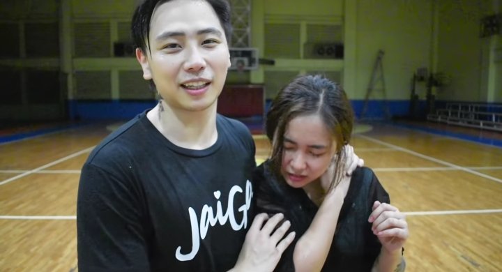 ache_anzy's tweet photo. Pansin ko lang Ang caring ni kuya aga super caring kasi binitawan agad niya  ung bola

Let's go watch ✨ watch the  whole vlog🦋

Kuya @AgassiChing's YouTube channel:) https://t.co/lfZlylliRf