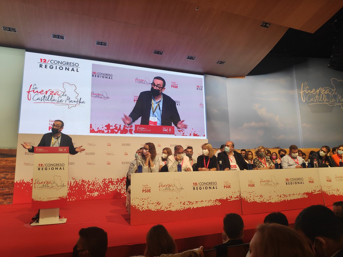 EAPNclm's tweet image. También @CCOO y @PacoDeLa_Rosa recuerda en #Congreso @PSOE #clmprogresa que 1/3 de los ciudadanos viven en #pobreza