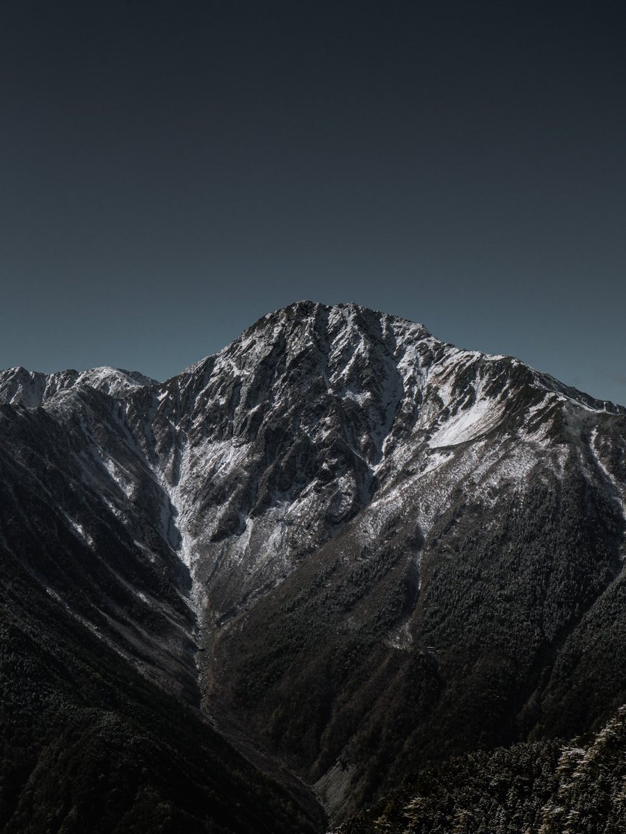 yukikagraphy's tweet photo. 初冬の北岳
#tokyocameraclub #mountains https://t.co/l6OdMV3I9V