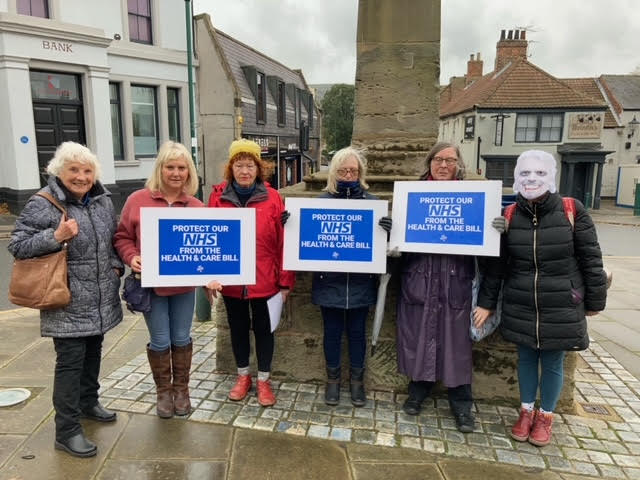 We_OwnIt's tweet photo. Action in Guisborough today ✊🏥
Constituents lobbying @SimonClarkeMP to PROTECT our NHS from the Corporate Takeover Bill (aka the Health and Care Bill) https://t.co/Xa6m3QzcHF