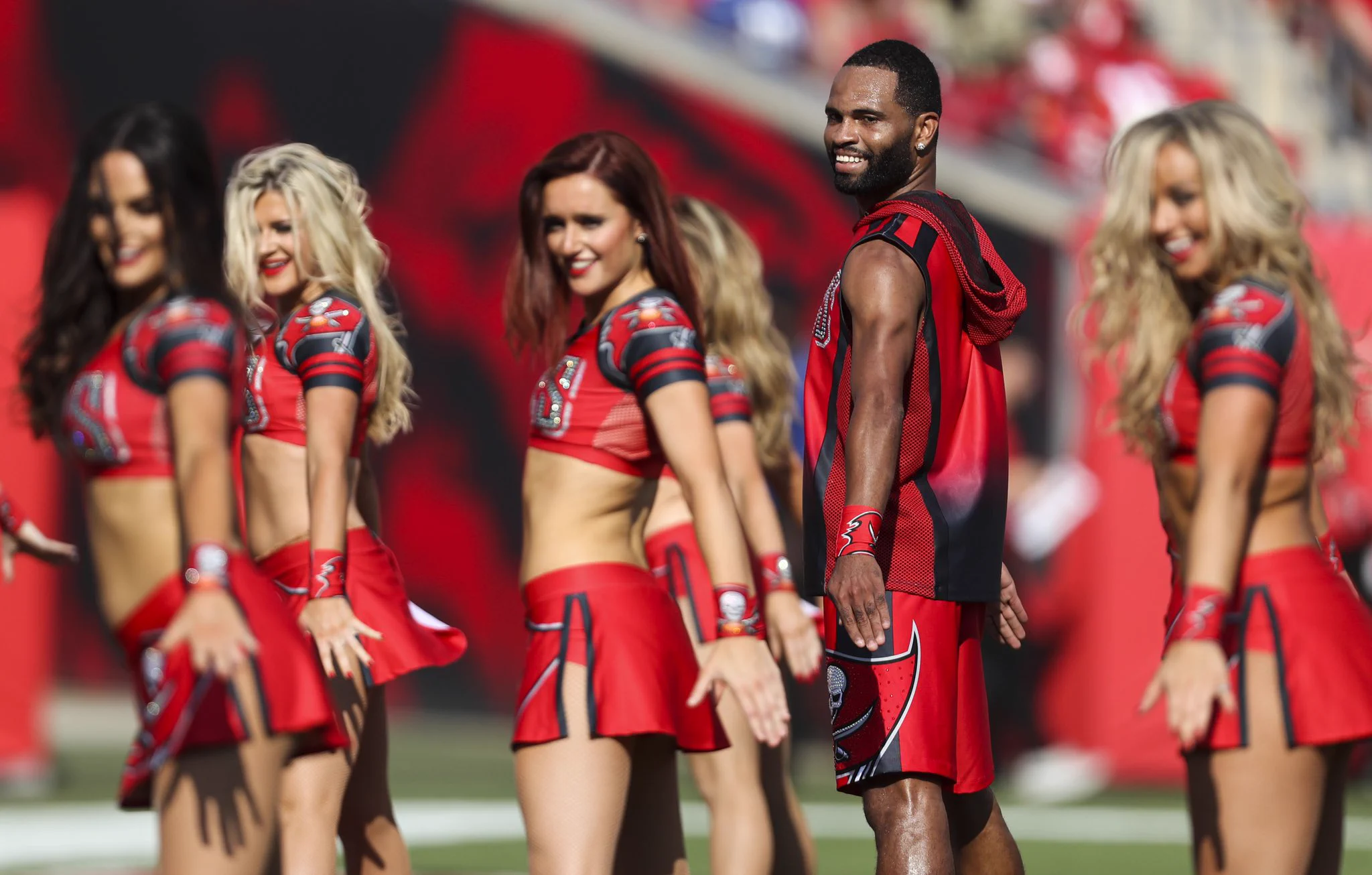 NFLのチアリーディングチームには？男性メンバーが増えている！