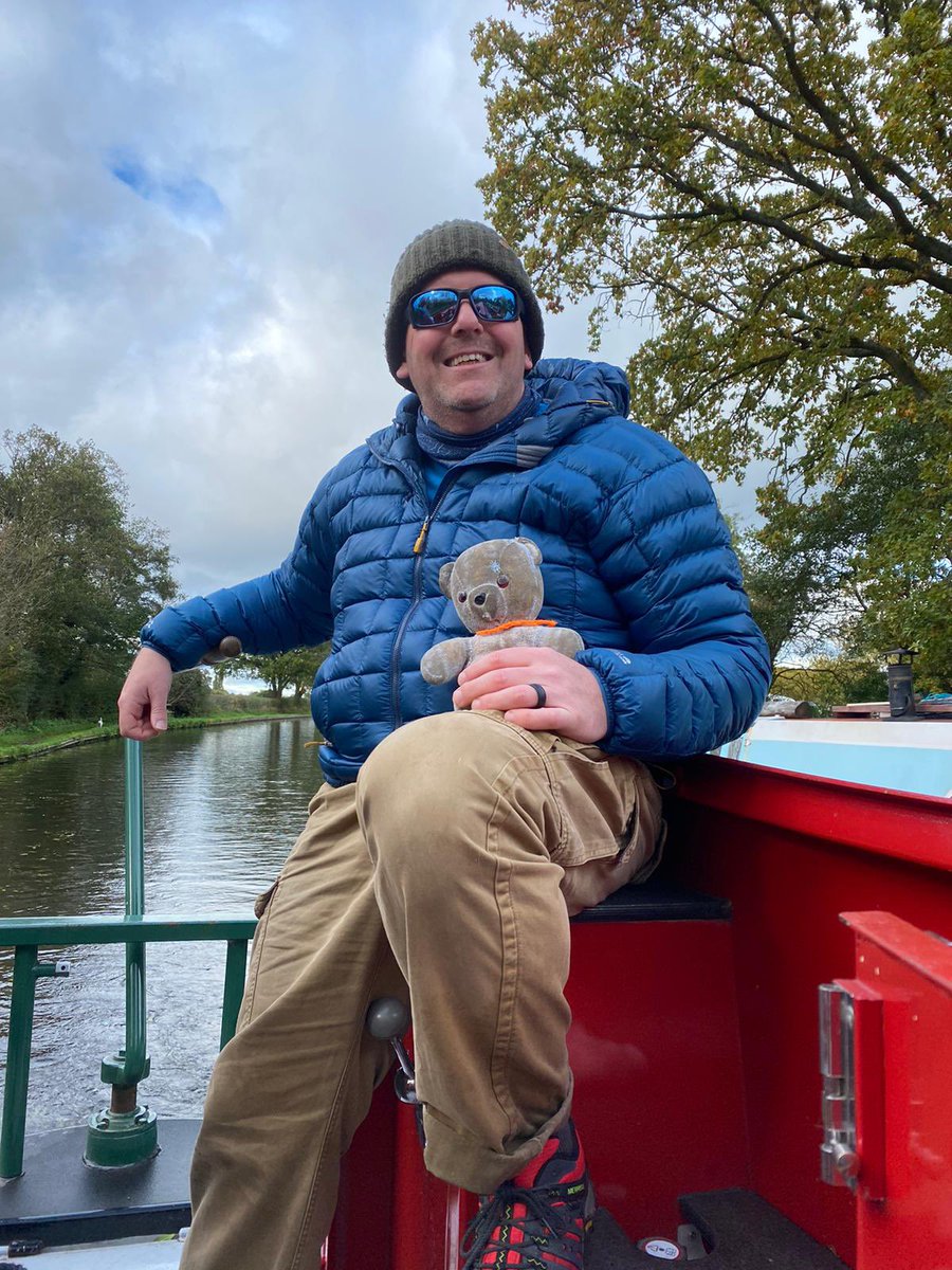 KiffsBlueted's tweet photo. Incase anyone was wondering I did get to drive the narrowboat https://t.co/BWSsRwOk5B