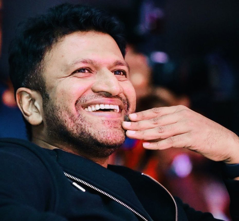 srikantheditor1's tweet image. ಪಾತ್ರ ಅಪೂರ್ಣ
ವ್ಯಕ್ತಿತ್ವ  ಪೂರ್ಣ
ಬಾಳು ಅರ್ಥಪೂರ್ಣ 🙏#punithrajkumaroffical