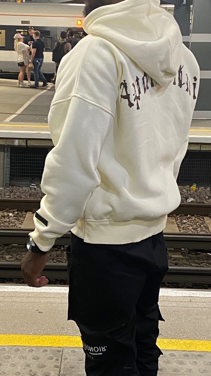 Apollo_coo's tweet image. I created my own fashion brand and here is the fall/winter collection. 

It costs $0.00 to retweet &amp;amp; help me grow 🙏🏾