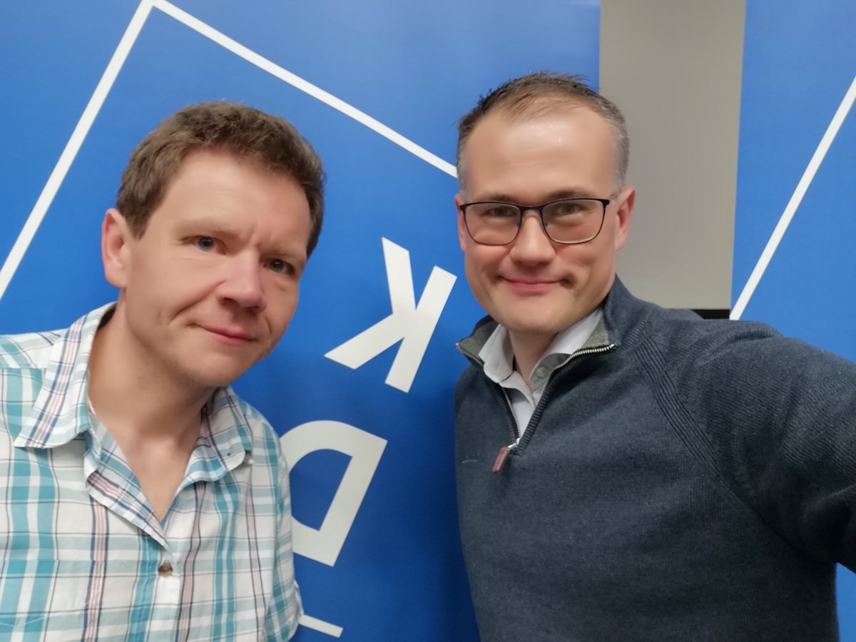kdmolndal's tweet photo. Anders Karlsson och Peter Nyqvist är på plats i Borås. Vi går igenom motionssvaren från vårt distrikt i Västra Götaland till Kristdemokraternas Riksting.
Rikstinget går av stapeln 12-14 november i Norrköping. https://t.co/so6S6xMnGY