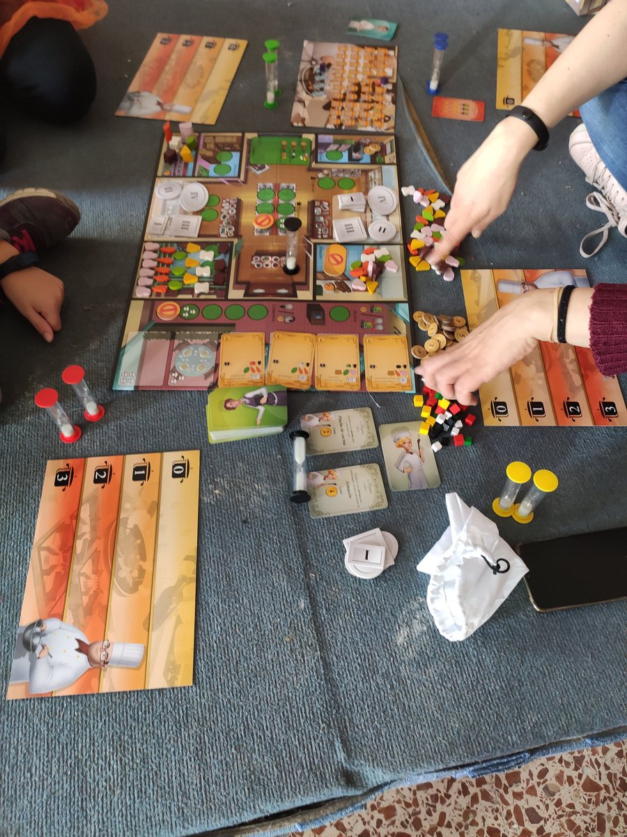 VilaPenguinjue1's tweet photo. Por otro lado están con #kitchenRush de @ArtipiaGames https://t.co/kXmA0coORW