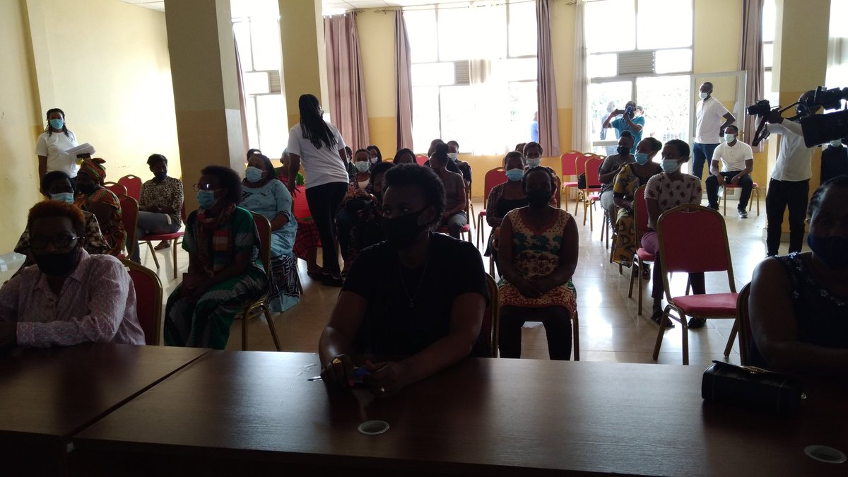 Gasabo_District's tweet photo. #Amatora2021; Mu Tugari 73  @Gasabo_District hatowe ibyiciro bikurikira: 
Komite Nyobozi z'Inama z'Igihugu ku Kagari,
Abajyanama ku Kagari mu byiciro byihariye, 
30% by'abagore muri Njyanama y'Akagari,
Biro ya Njyanama y'Akagari  n'Umujyanama rusange w'Akagari mu Murenge; https://t.co/JdvsZlNm1e
