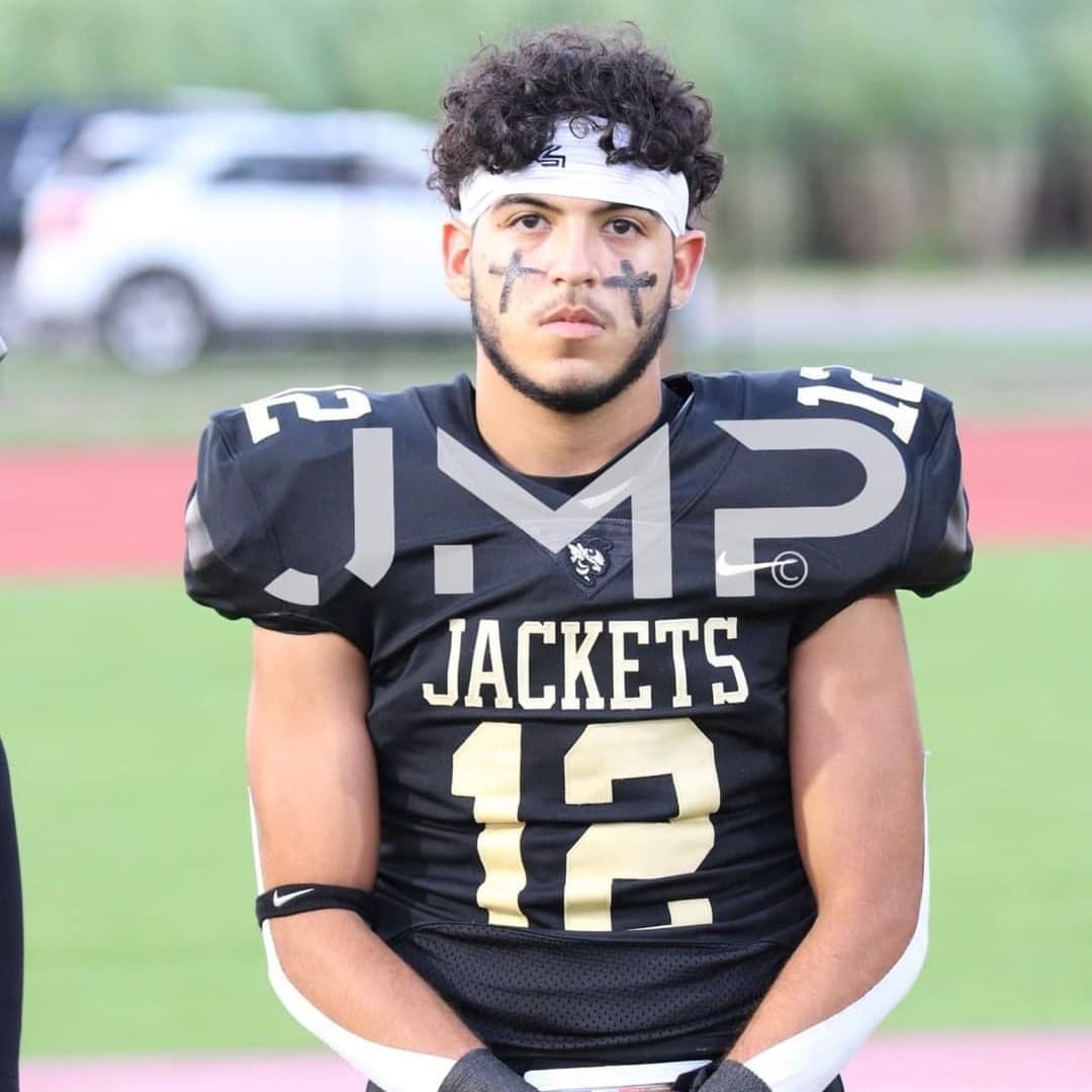 EEJacketPride's tweet photo. 🐝 Jacket POG vs Roma 🐝
⚡ OPOG ⚡ 
#12 RB Frankie Cano  -  5carries, 142yds 2TD; Long of 75yds.
🌩 DPOG 🌩 
#58 DE Nico Herrera  - 12 Tackles, 3QB Sacks, 2 Big Hits, 1 Caused Fum., 5 Effort Plays, 3 Tackles for Loss for -15yds. 
🏈 SpTPOG 🏈 
#22 K Osea Cervantes  - 5 for 5 https://t.co/CATiSSdzLb