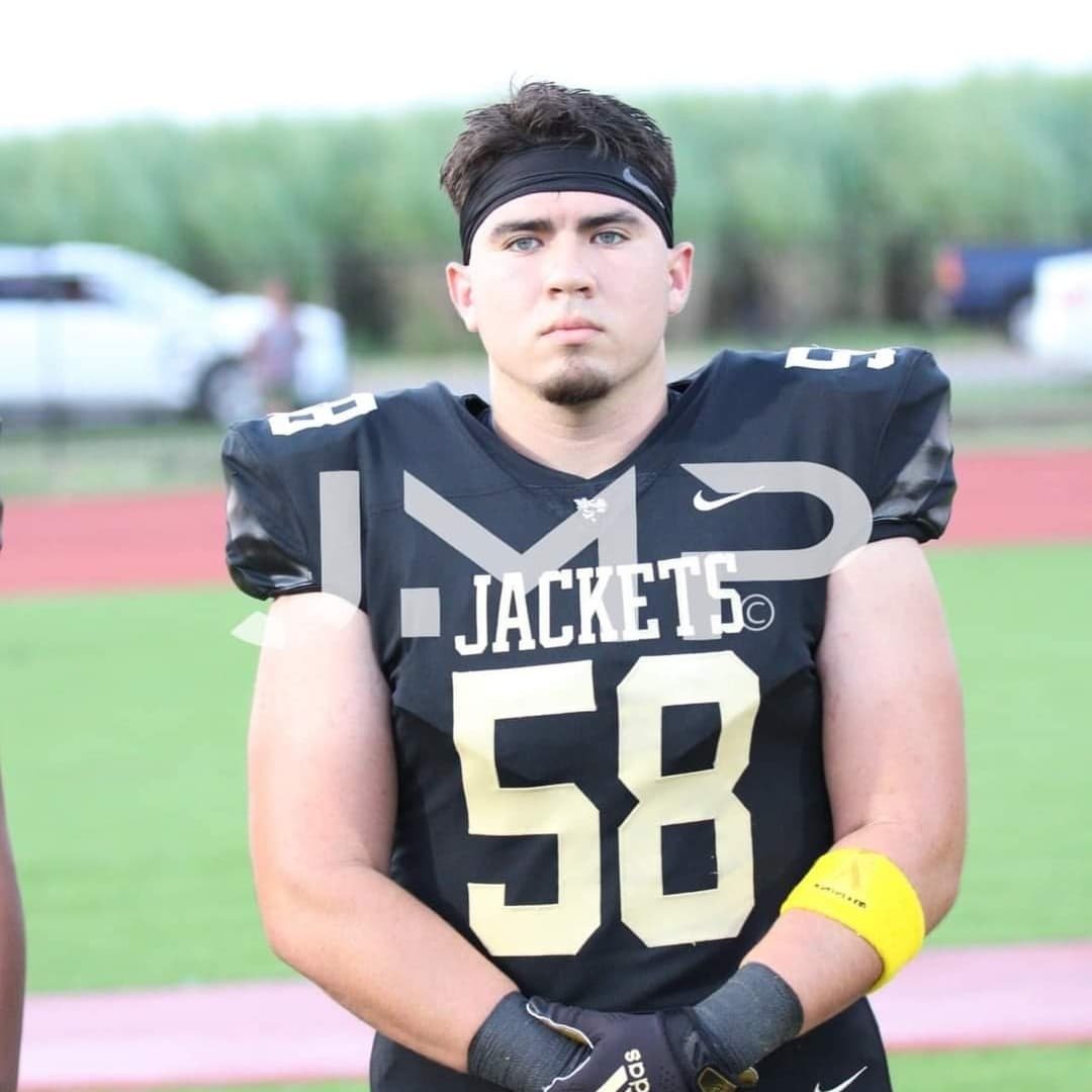 EEJacketPride's tweet photo. 🐝 Jacket POG vs Roma 🐝
⚡ OPOG ⚡ 
#12 RB Frankie Cano  -  5carries, 142yds 2TD; Long of 75yds.
🌩 DPOG 🌩 
#58 DE Nico Herrera  - 12 Tackles, 3QB Sacks, 2 Big Hits, 1 Caused Fum., 5 Effort Plays, 3 Tackles for Loss for -15yds. 
🏈 SpTPOG 🏈 
#22 K Osea Cervantes  - 5 for 5 https://t.co/CATiSSdzLb