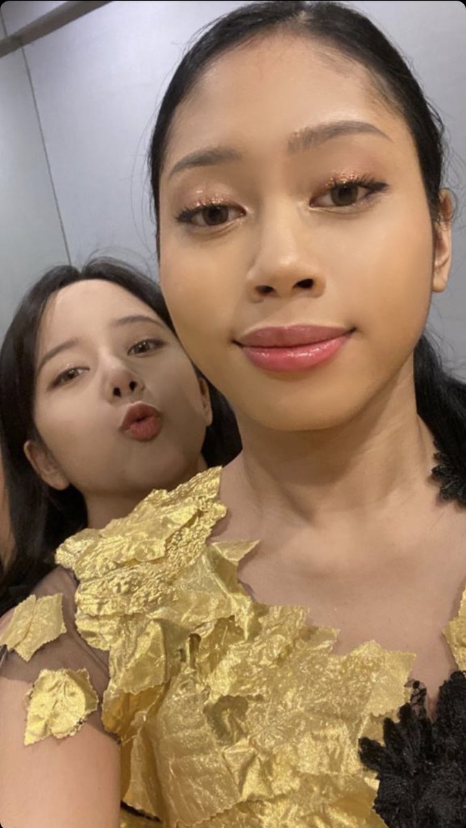 blitzenthing's tweet photo. #SAZURA instagram story with #YASHA &amp; #MICHAELA https://t.co/gV29xyjMSl