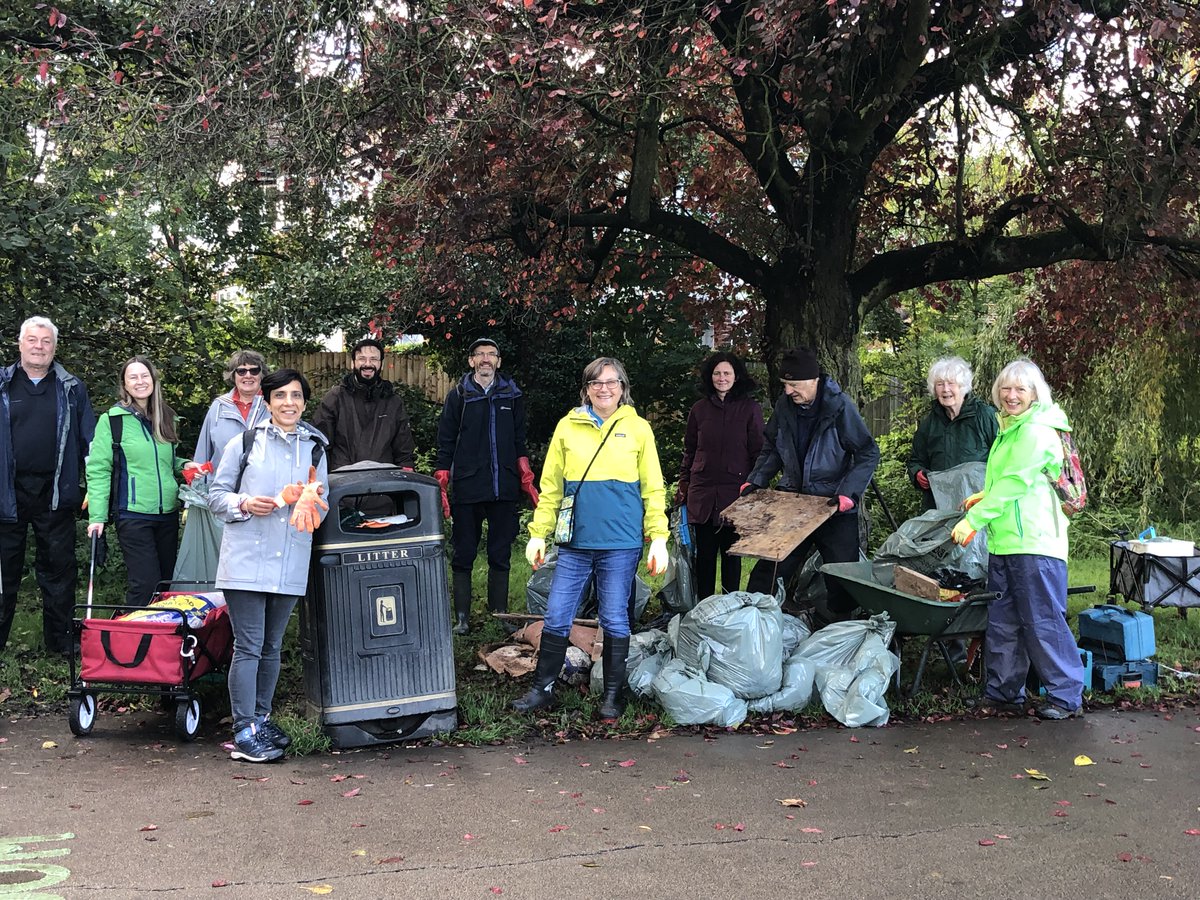 AlisonJArcher's tweet photo. It's not just saving the river, ocean and ecosystem to pull out plastic bottles and bags, shoes, wet wipes, sanitary waste and lengths of carpet (we named a stretch of river in #ArnosPark #WetWipeWay). It's working together to act on #climate locally! #PymmesBrookERS๐ฆ๐๐๐ https://t.co/ctT1a6LVLP