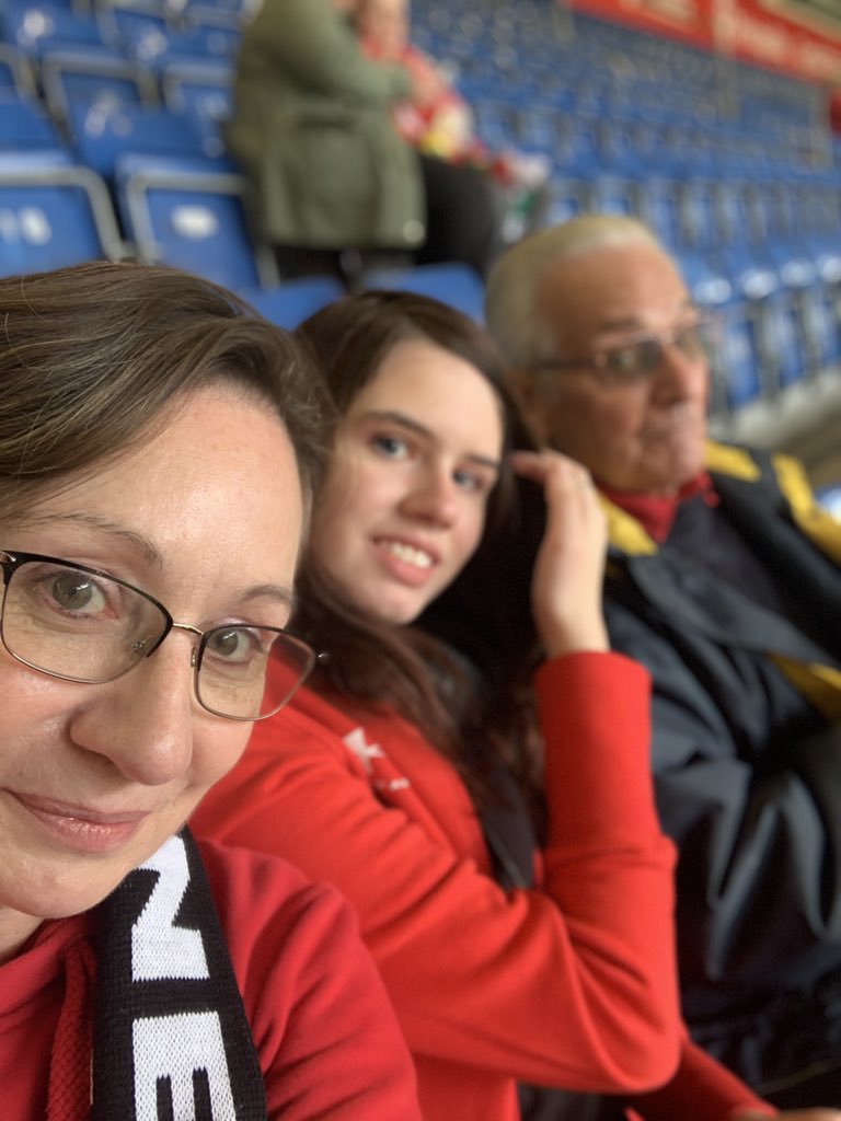 Three generations. One love. Once in a lifetime opportunity. #cymruambyth Pob lwc bois. Let Y ddraig goch roar 🏴󠁧󠁢󠁷󠁬󠁳󠁿 (I know, this could be a hiding and a half 😬) #WALvNZL #gwlad <a href="/principalitysta/">Principality Stadium</a>