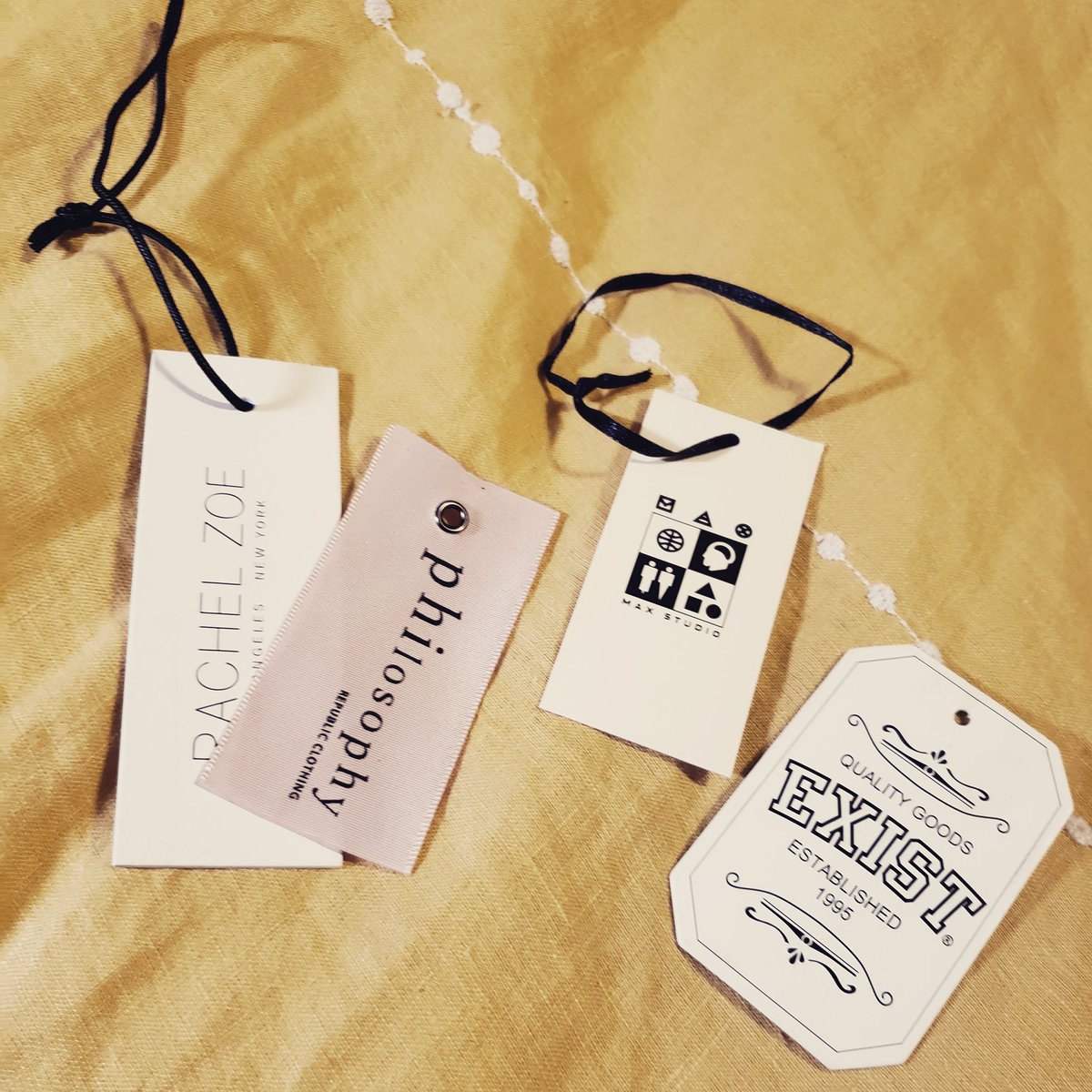 JessicaTendayi's tweet photo. Here's one quirky fact about me: I like collecting cool-looking clothing tags to use as bookmarks.
#rainydays #stayathomefridays #cuddleupandread https://t.co/N7utqpjm1D