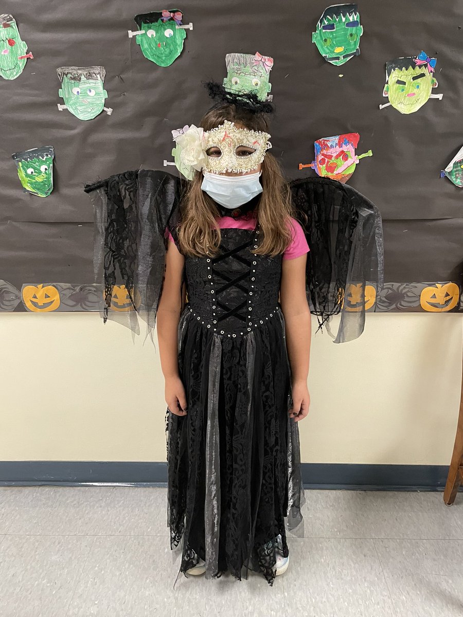 mquick56's tweet photo. Happy Halloween 👻 🎃 #2ndgrade #4teamvalley https://t.co/T9wPUGRqvO