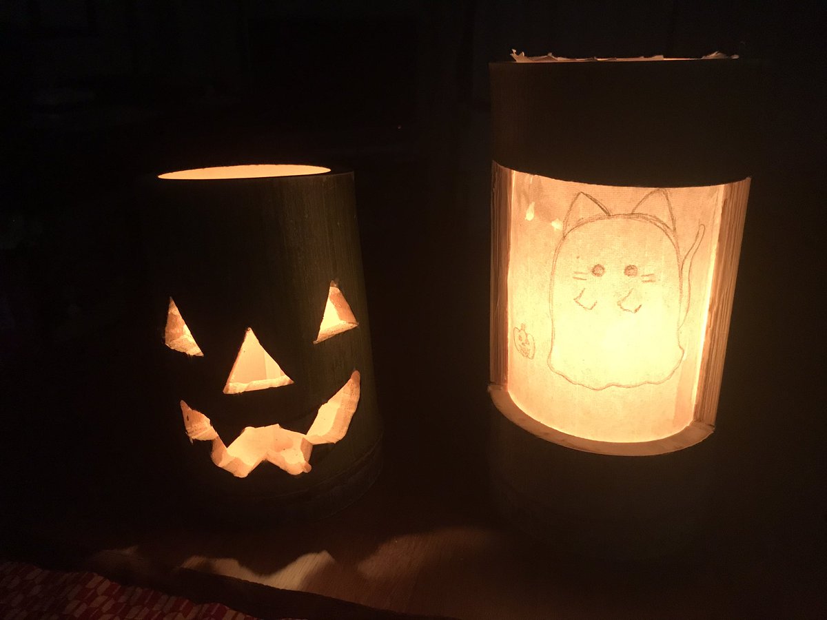leaizu's tweet photo. 🎴竹ランタン パパと娘作 🎃
ロウソク🕯の優しい明かりにほっこりしました(´˘`＊)
#ハロウィン 🎃 #工作 #竹たけ 🎋 https://t.co/6croeIr0Cw