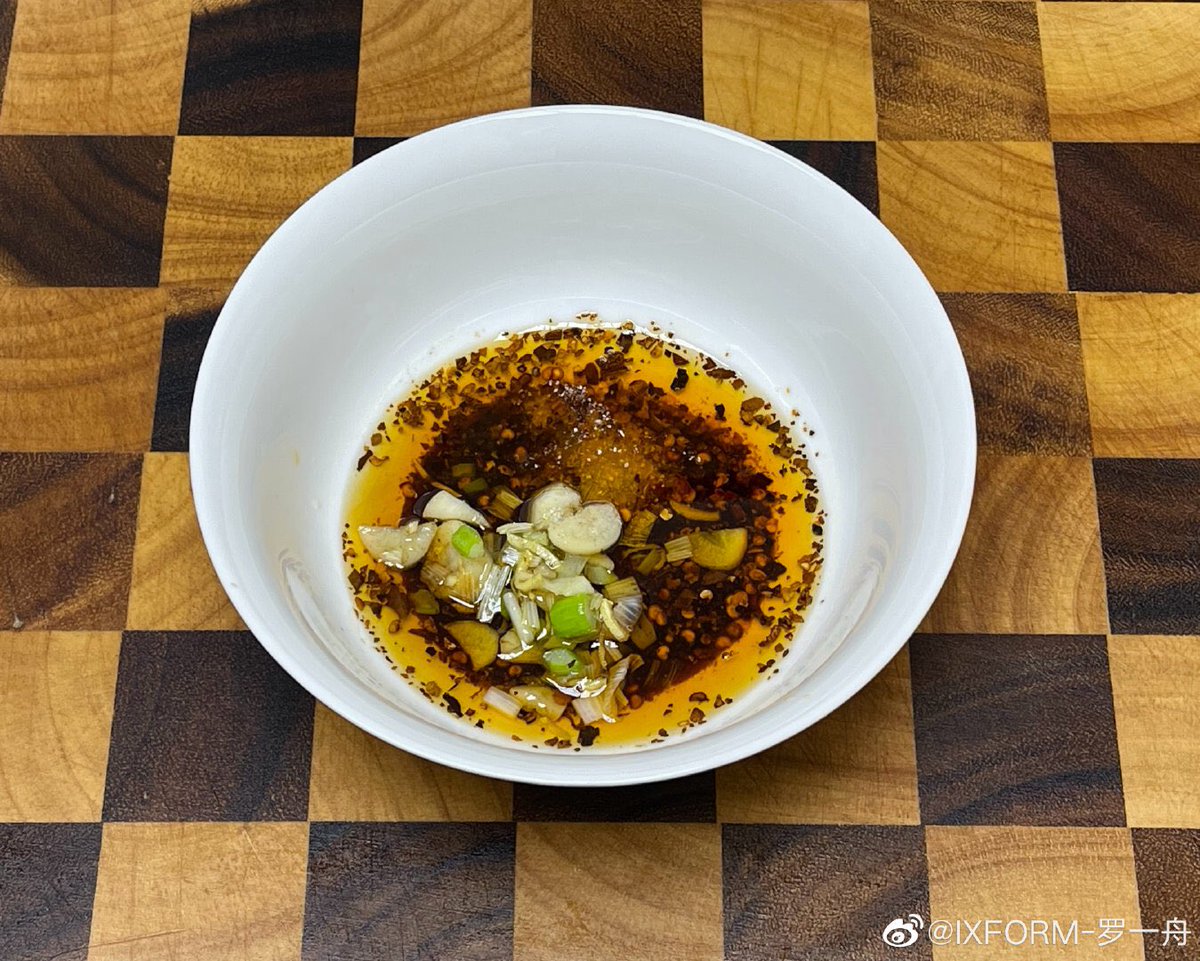 lyzluobozhou's tweet photo. 211030 Yizhou weibo update💚
tonight’s noodles🍜
#LuoYizhou https://t.co/wHfr7Iw1gU