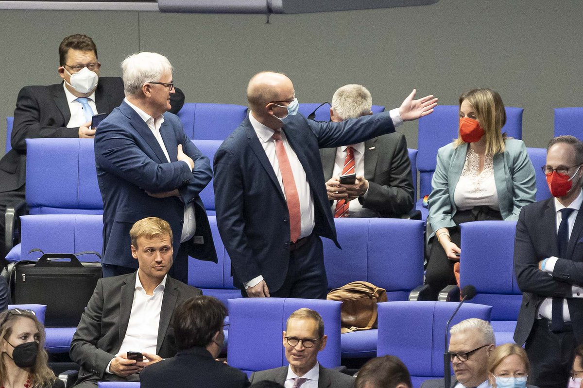 stefan_seidler's tweet photo. Einsam. Alleine. Einzelkämpfer. War oft das Prädikat der Presse für meine #Premiere im @Bundestag diese Woche. Fühlte sich aber gar nicht so an für einen #Norddeutschen, der einer #Minderheit angehört. Hier oben sind wir bekanntlich lieber manchmal allein, statt austauschbar. 😉 https://t.co/e7JkccpbPW
