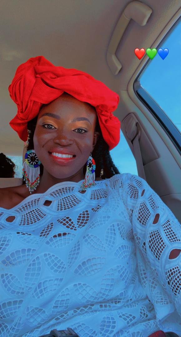 Timidemais's tweet photo. Féministe vilaine , frustrée et lesbienne Svp 😜🙏🏾 https://t.co/h29uzPkJBM