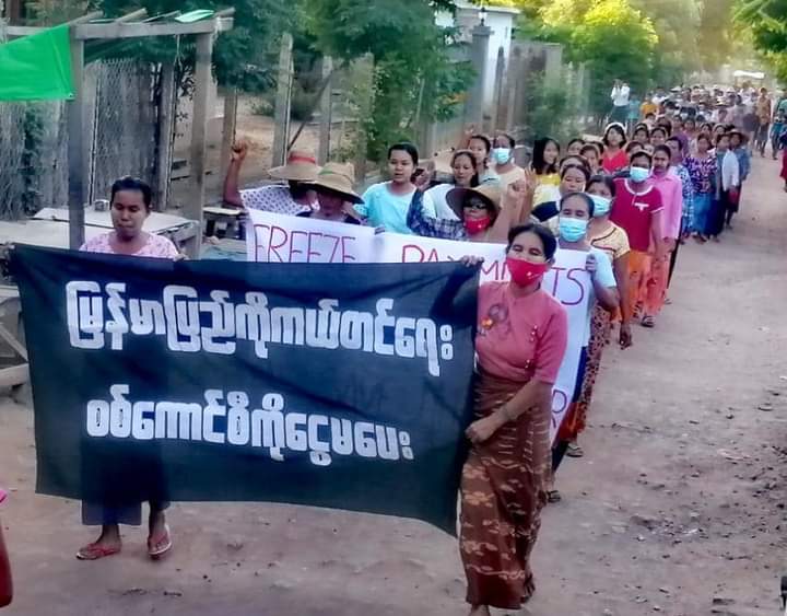KhantNy28683547's tweet photo. #Kankone people in #Salingyi township held their regular strike march against the dictator with many pro-democracy activists as usual, on October 30.
#HelpChinState
#WarCrimesOfJunta
#Oct30Coup
#WhatsHappeningInMyanmar https://t.co/FoD1l0BQSF