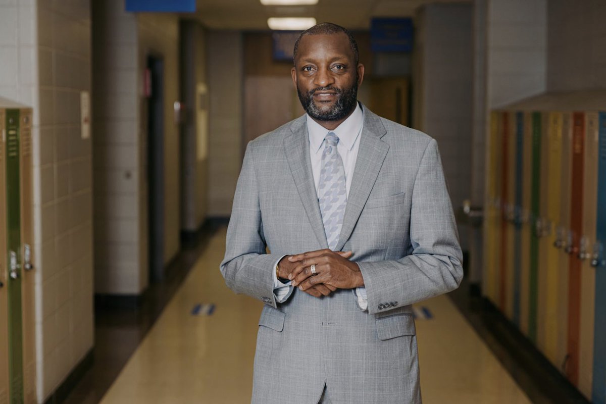 "I was a homeless kid growing up."

In his own words, KCPS Superintendent Mark Bedell tells @resolve_mag how surprised students are when they find out he's lived their experience.

Read more about the work of housing advocates in Kansas City: ow.ly/PJg950GBnSO