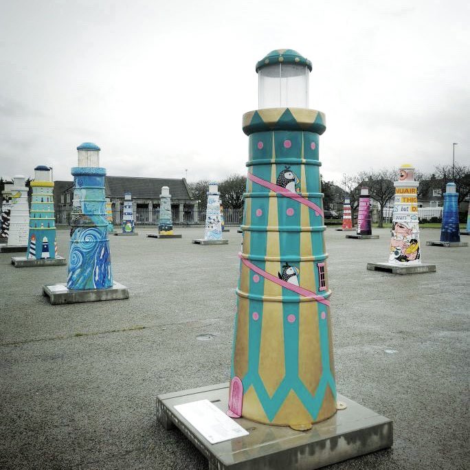 WhimSicALLusH's tweet photo. It may be a dreich and drizzly ol day but it makes for fabulous photos of our lighthouses at the @lightthenorth farewell event. The colours really pop against the grey don’t you think?
#LightTheNorth ‘Puffin Playground’ #lighthousetrail @CLANnow @wildinart
📸@MButterworthart https://t.co/L3u00PN0KS