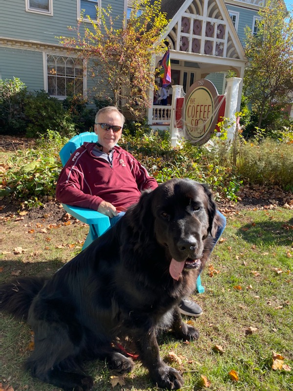 ECADServiceDogs's tweet photo. #ECAD #HomeHandler Mike and #Utah enjoying a nice #NewEngland #autumn stroll (and some coffee). ☕ #ECADServiceDogs #SaturdaySmiles https://t.co/qfyEzzAY54